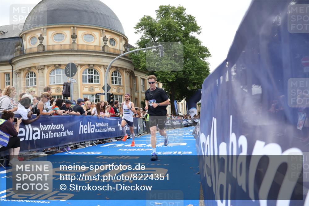 29.06.2025 - hella hamburg halbmarathon Strokosch-Dieckow http://msf.ph/oto/8224351 29.06.2025 10:30:20 Ziel 10173, 12691 meine-sportfotos.de