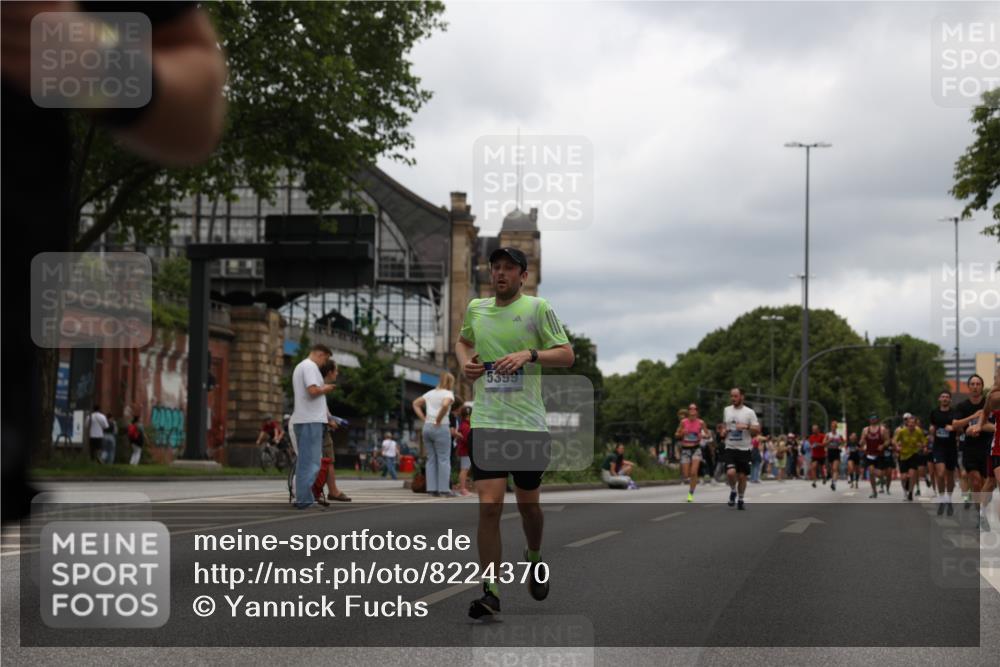 29.06.2025 - hella hamburg halbmarathon Yannick Fuchs http://msf.ph/oto/8224370 29.06.2025 10:46:24 20KM 2287, 2595, 3715, 4557, 4558, 4837, 5032, 5093, 5116, 5378, 5399, 5482, 6164, 6390, 6561, 6562, 7130, 7312, 7475, 7732, 7896, 8139, 8172, 8316, 8661, 8720, 8977, 9093, 9145, 9876, 10115, 11459, 12135, 13301, 13327, 14300, 14791, 15001, 15144, 15275, 15427, 15446, 15506, 15690, 16320, 16357, 17773, 18801 meine-sportfotos.de