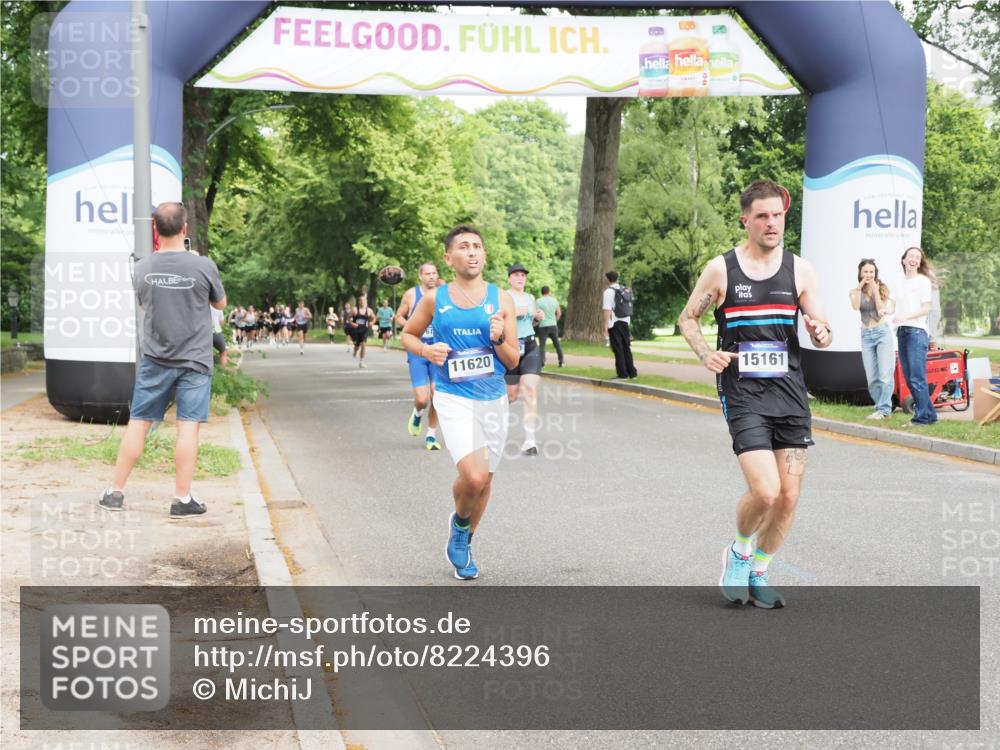 29.06.2025 - hella hamburg halbmarathon MichiJ http://msf.ph/oto/8224396 29.06.2025 10:25:02 Zwischen KM18-KM19 4062, 6829, 6990, 7831, 11620, 12488, 15161, 18600 meine-sportfotos.de