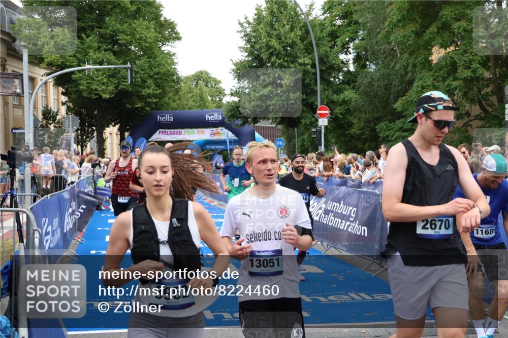 29.06.2025 - hella hamburg halbmarathon Zöllner http://msf.ph/oto/8224460 29.06.2025 10:52:46 Ziel 2287, 2346, 3999, 5116, 5169, 5194, 7475, 8172, 9869, 10115, 11459, 12482, 14122, 14805, 16467, 17198, 18331, 19244 meine-sportfotos.de