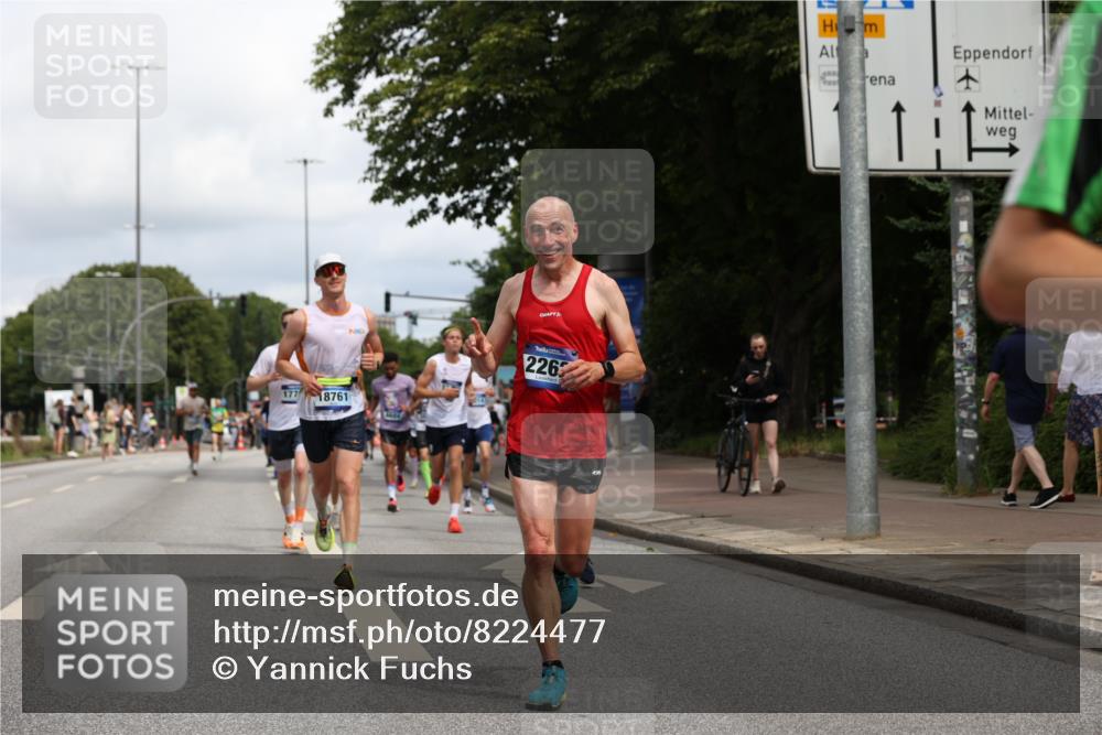 29.06.2025 - hella hamburg halbmarathon Yannick Fuchs http://msf.ph/oto/8224477 29.06.2025 10:33:17 20KM 1164, 2262, 2296, 2719, 2849, 2980, 3014, 3136, 3431, 4148, 5091, 5248, 6095, 6682, 6684, 7110, 8091, 9403, 10218, 11049, 11055, 11281, 11282, 11379, 11447, 12137, 12915, 13755, 13800, 14905, 15372, 16075, 16280, 17154, 17623, 17646, 17722, 18761, 19004, 19151 meine-sportfotos.de
