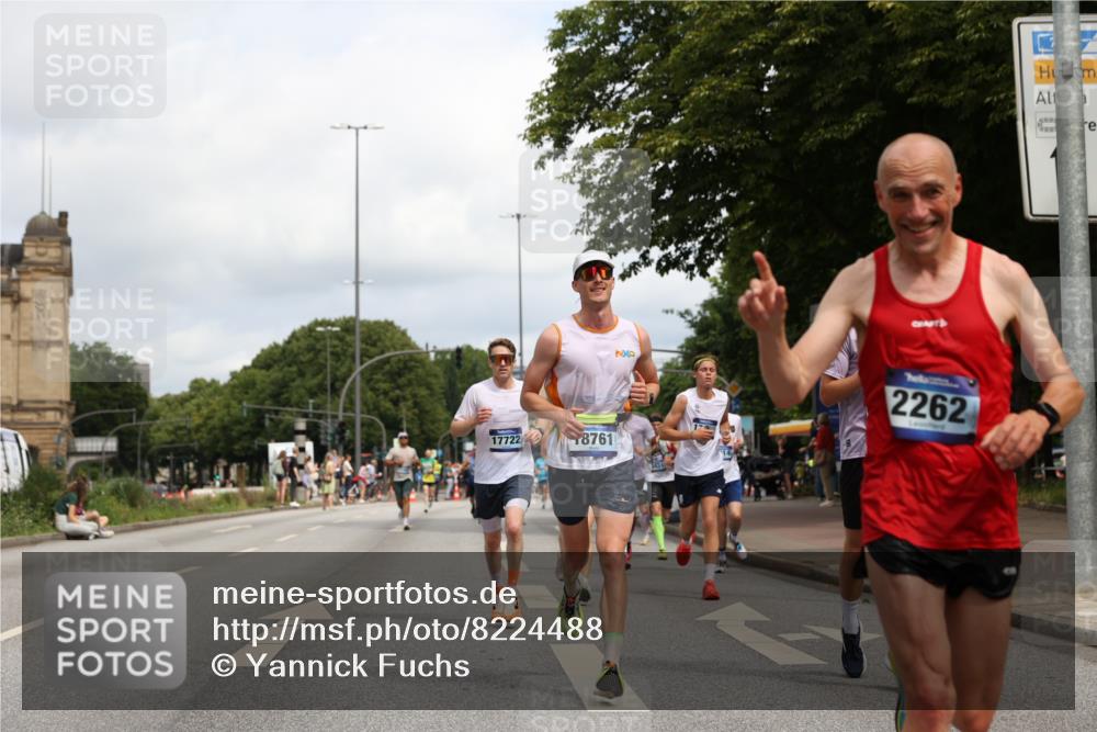 29.06.2025 - hella hamburg halbmarathon Yannick Fuchs http://msf.ph/oto/8224488 29.06.2025 10:33:18 20KM 1164, 2262, 2296, 2719, 2849, 2980, 3014, 3136, 3431, 4148, 5091, 5248, 6095, 6682, 6684, 7110, 8091, 9403, 10218, 11049, 11055, 11281, 11282, 11379, 11447, 12137, 12915, 13755, 13800, 14905, 15372, 16280, 17154, 17646, 17722, 18188, 18761, 19004, 19151 meine-sportfotos.de