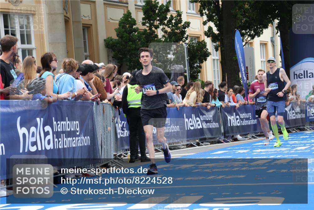 29.06.2025 - hella hamburg halbmarathon Strokosch-Dieckow http://msf.ph/oto/8224528 29.06.2025 10:30:32 Ziel 2460, 2851, 3845, 7231, 8318, 11413, 12049, 15253, 16713, 17322, 18235 meine-sportfotos.de