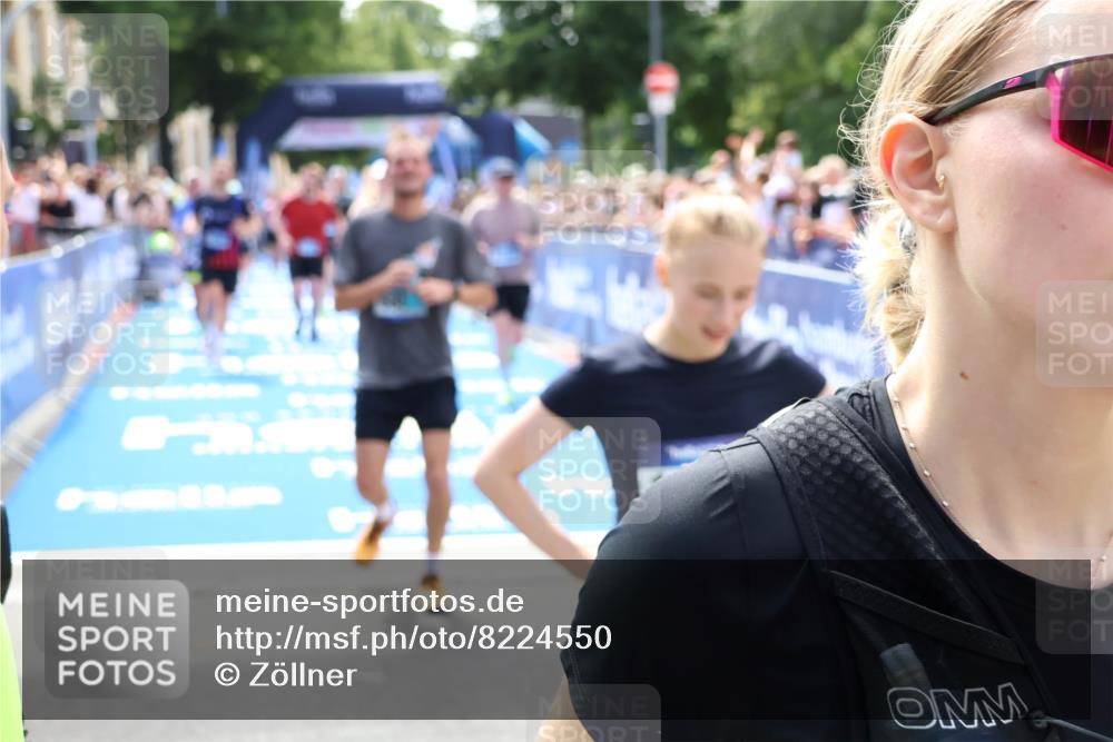 29.06.2025 - hella hamburg halbmarathon Zöllner http://msf.ph/oto/8224550 29.06.2025 11:28:18 Ziel 1640, 3681, 3778, 3842, 3910, 6859, 7836, 8286, 8806, 9141, 12395, 13984, 14906, 17103, 17249, 17495, 18769, 19081, 19193 meine-sportfotos.de