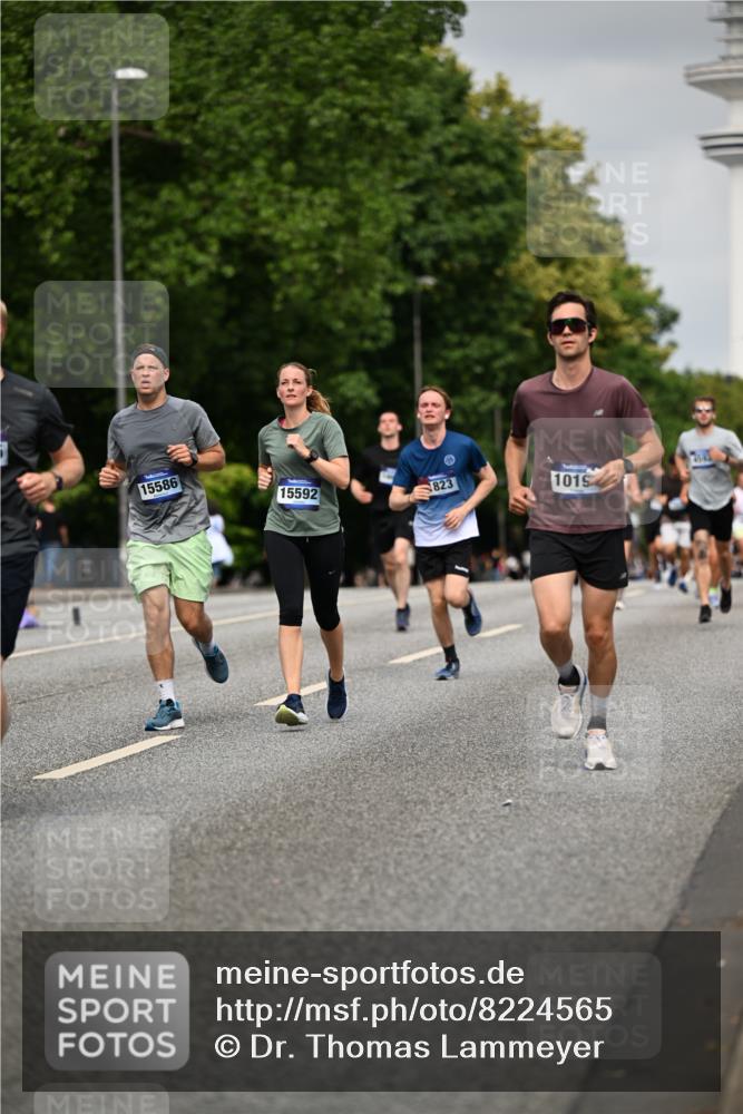 29.06.2025 - hella hamburg halbmarathon Dr. Thomas Lammeyer http://msf.ph/oto/8224565 29.06.2025 10:13:09 Kennedybrücke 1823, 2427, 3762, 4592, 4859, 7081, 7198, 9297, 9306, 9823, 9951, 9958, 10035, 10092, 10194, 10609 meine-sportfotos.de