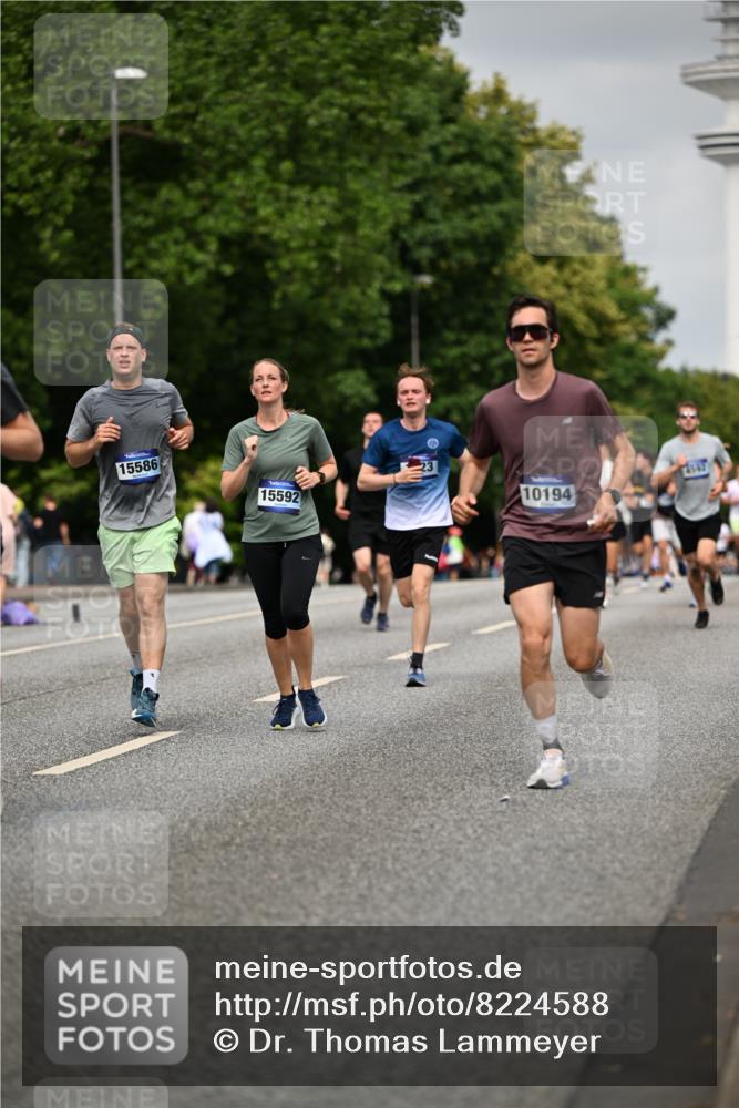 29.06.2025 - hella hamburg halbmarathon Dr. Thomas Lammeyer http://msf.ph/oto/8224588 29.06.2025 10:13:09 Kennedybrücke 1823, 2427, 3762, 4592, 4859, 7081, 7198, 9297, 9306, 9823, 9951, 9958, 10035, 10092, 10194, 10609 meine-sportfotos.de