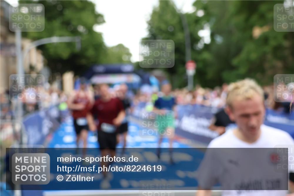 29.06.2025 - hella hamburg halbmarathon Zöllner http://msf.ph/oto/8224619 29.06.2025 10:52:47 Ziel 2287, 2346, 3999, 5116, 5169, 5194, 7475, 8172, 9065, 9163, 9869, 10115, 11459, 12482, 14122, 14805, 16467, 17198, 18331, 19244 meine-sportfotos.de