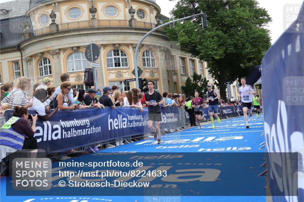 29.06.2025 - hella hamburg halbmarathon Strokosch-Dieckow http://msf.ph/oto/8224633 29.06.2025 10:30:34 Ziel 2460, 2851, 3845, 7231, 7481, 8318, 11413, 12049, 15253, 16713, 17322, 18235 meine-sportfotos.de