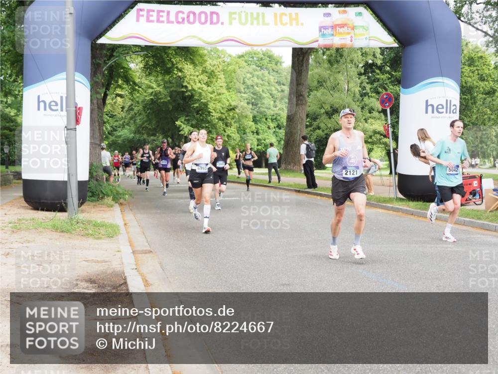 29.06.2025 - hella hamburg halbmarathon MichiJ http://msf.ph/oto/8224667 29.06.2025 10:25:14 Zwischen KM18-KM19 2121, 5042, 6993, 11304, 14789 meine-sportfotos.de