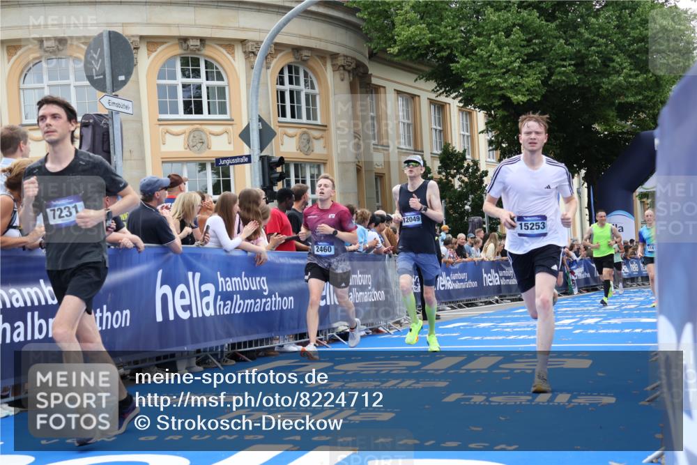 29.06.2025 - hella hamburg halbmarathon Strokosch-Dieckow http://msf.ph/oto/8224712 29.06.2025 10:30:35 Ziel 2460, 2851, 3845, 7231, 7481, 8318, 11413, 12049, 15253, 16713, 17322, 18235 meine-sportfotos.de