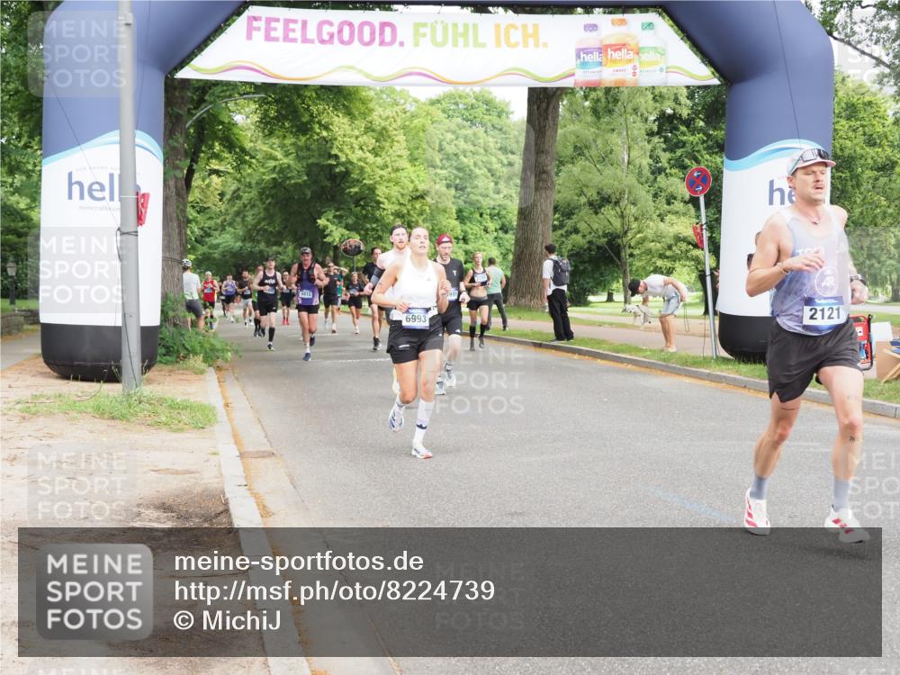 29.06.2025 - hella hamburg halbmarathon MichiJ http://msf.ph/oto/8224739 29.06.2025 10:25:15 Zwischen KM18-KM19 2121, 5042, 6993, 11304, 14789 meine-sportfotos.de