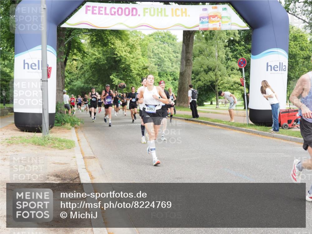 29.06.2025 - hella hamburg halbmarathon MichiJ http://msf.ph/oto/8224769 29.06.2025 10:25:15 Zwischen KM18-KM19 2121, 5042, 6993, 11304, 14789 meine-sportfotos.de