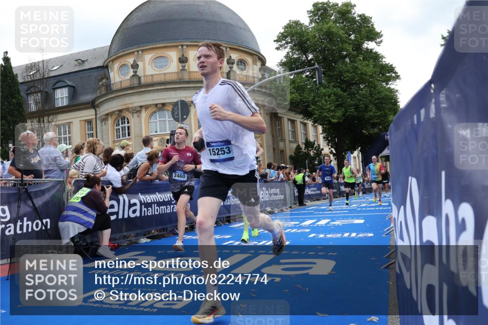 29.06.2025 - hella hamburg halbmarathon Strokosch-Dieckow http://msf.ph/oto/8224774 29.06.2025 10:30:36 Ziel 2460, 2851, 3845, 7231, 7481, 8318, 11413, 12049, 15253, 17322, 18235 meine-sportfotos.de
