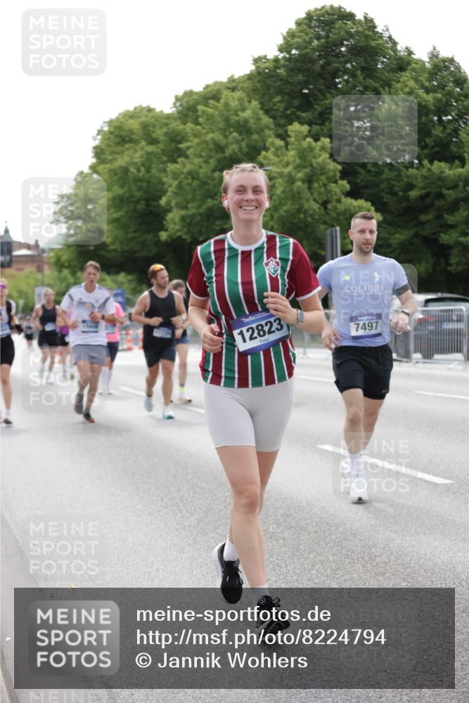 29.06.2025 - hella hamburg halbmarathon Jannik Wohlers http://msf.ph/oto/8224794 29.06.2025 10:27:35 Lombardsbrücke 1148, 5177, 5847, 6632, 7497, 8215, 9567, 11692, 11739, 12780, 12823, 12842, 13568, 13678, 13860, 14155, 15607, 15608, 16569, 16804 meine-sportfotos.de