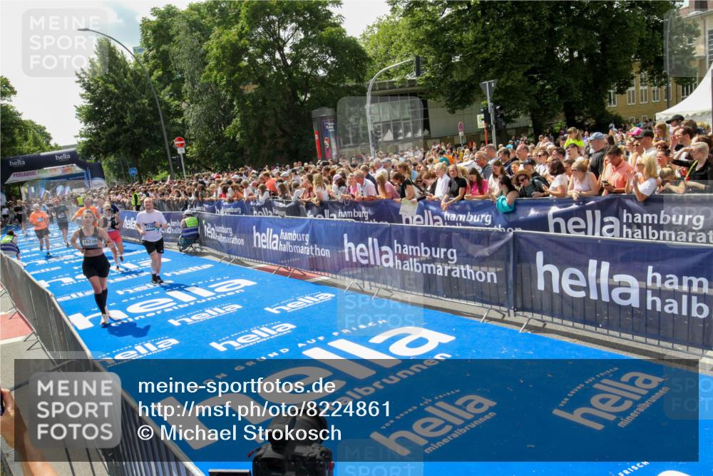 29.06.2025 - hella hamburg halbmarathon Michael Strokosch http://msf.ph/oto/8224861 29.06.2025 11:42:19 Ziel 4798, 6029, 8007, 8435, 11059, 14202, 16021, 16239, 17115, 17313, 17458 meine-sportfotos.de