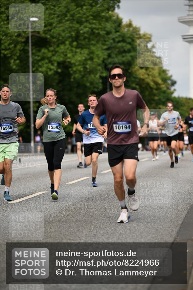 29.06.2025 - hella hamburg halbmarathon Dr. Thomas Lammeyer http://msf.ph/oto/8224966 29.06.2025 10:13:10 Kennedybrücke 1823, 2427, 3762, 4592, 4859, 7081, 7198, 9297, 9306, 9823, 9951, 9958, 10035, 10092, 10194, 10609 meine-sportfotos.de