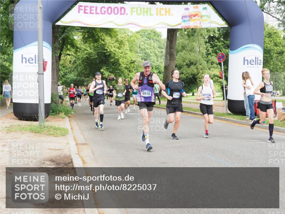 29.06.2025 - hella hamburg halbmarathon MichiJ http://msf.ph/oto/8225037 29.06.2025 10:25:18 Zwischen KM18-KM19 2121, 2399, 5042, 6993, 11304, 13991, 14601, 14789 meine-sportfotos.de