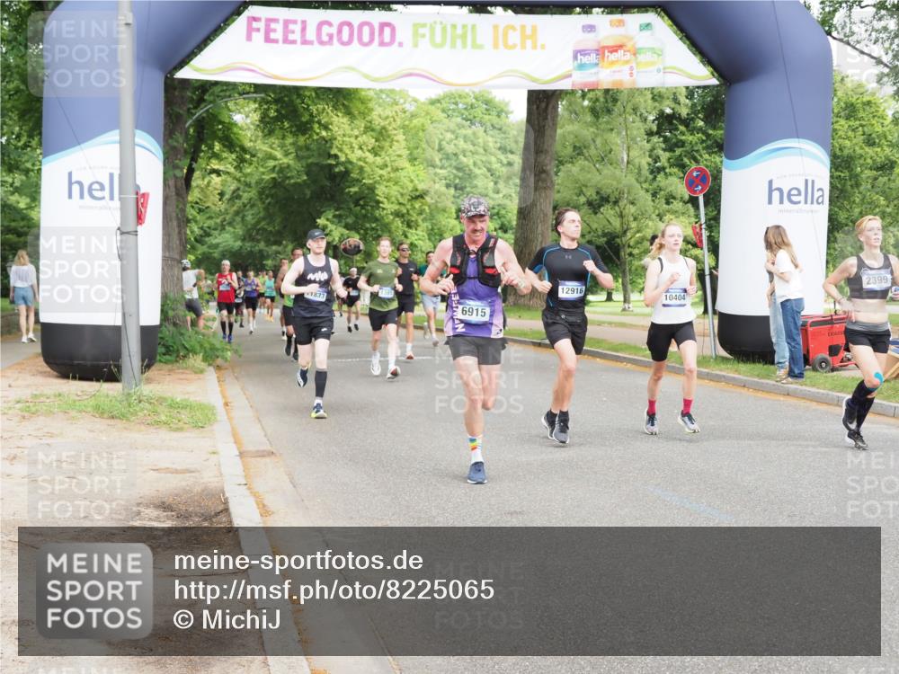 29.06.2025 - hella hamburg halbmarathon MichiJ http://msf.ph/oto/8225065 29.06.2025 10:25:19 Zwischen KM18-KM19 1385, 2121, 2399, 5042, 6915, 6993, 12916, 13991, 14601, 14789 meine-sportfotos.de