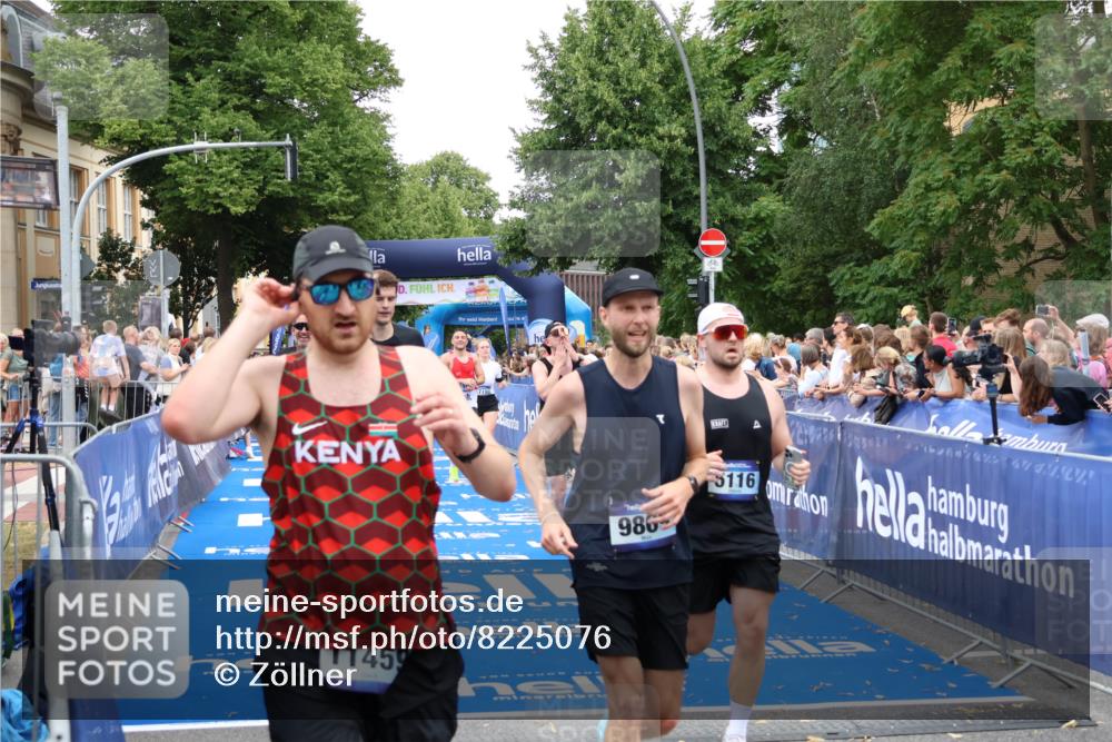 29.06.2025 - hella hamburg halbmarathon Zöllner http://msf.ph/oto/8225076 29.06.2025 10:52:50 Ziel 1657, 2287, 2444, 2814, 2910, 3999, 5077, 5116, 5169, 5194, 8172, 9065, 9163, 9869, 10811, 11217, 11992, 12482, 14198, 14286, 14805, 16467, 17198, 18331, 19244 meine-sportfotos.de