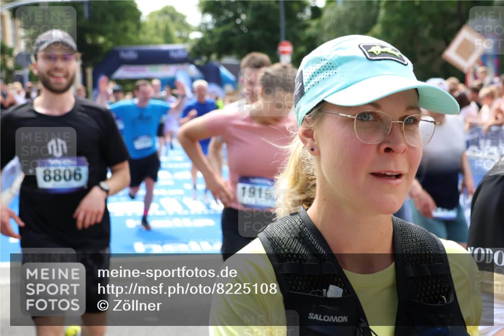 29.06.2025 - hella hamburg halbmarathon Zöllner http://msf.ph/oto/8225108 29.06.2025 11:28:28 Ziel 2294, 3560, 6620, 8349, 9256, 9603, 10077, 10336, 10374, 13418, 14304, 17148, 17207, 17513, 18077 meine-sportfotos.de