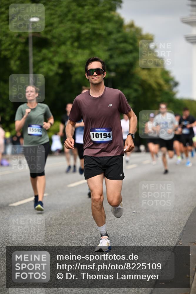 29.06.2025 - hella hamburg halbmarathon Dr. Thomas Lammeyer http://msf.ph/oto/8225109 29.06.2025 10:13:11 Kennedybrücke 1823, 2427, 3762, 4592, 4859, 7081, 7198, 9297, 9306, 9951, 9958, 10035, 10092, 10194, 10609 meine-sportfotos.de