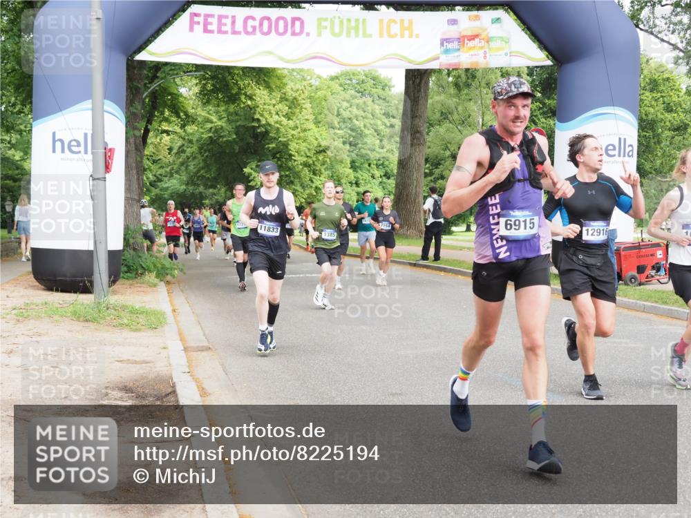 29.06.2025 - hella hamburg halbmarathon MichiJ http://msf.ph/oto/8225194 29.06.2025 10:25:20 Zwischen KM18-KM19 1385, 2121, 2399, 5042, 6915, 6993, 7154, 11833, 12916, 13991, 14601, 14789 meine-sportfotos.de