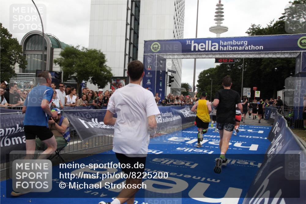 29.06.2025 - hella hamburg halbmarathon Michael Strokosch http://msf.ph/oto/8225200 29.06.2025 10:50:33 Ziel 3414, 4127, 5447, 6282, 6795, 7397, 8153, 11455, 12035, 12624, 13812, 14626, 16806, 17247, 17319, 18394 meine-sportfotos.de