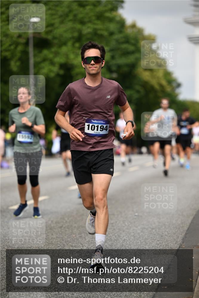 29.06.2025 - hella hamburg halbmarathon Dr. Thomas Lammeyer http://msf.ph/oto/8225204 29.06.2025 10:13:11 Kennedybrücke 1823, 2427, 3762, 4592, 4859, 7081, 7198, 9297, 9306, 9951, 9958, 10035, 10092, 10194, 10609 meine-sportfotos.de