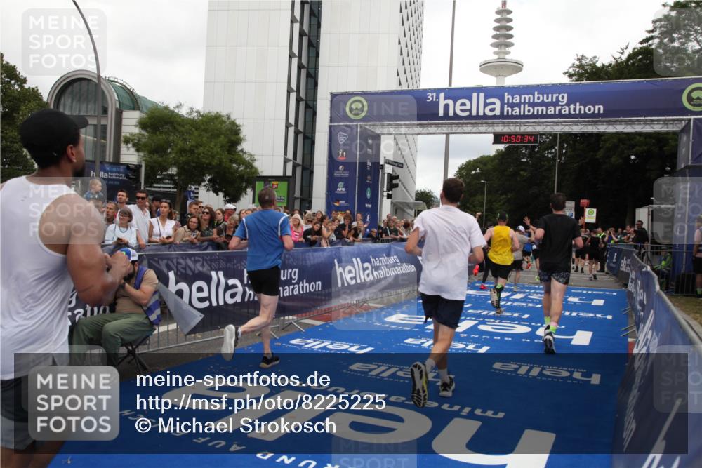 29.06.2025 - hella hamburg halbmarathon Michael Strokosch http://msf.ph/oto/8225225 29.06.2025 10:50:33 Ziel 3414, 4127, 5447, 6282, 6795, 7397, 8153, 11455, 12035, 12624, 13812, 14626, 16806, 17247, 17319, 18394 meine-sportfotos.de
