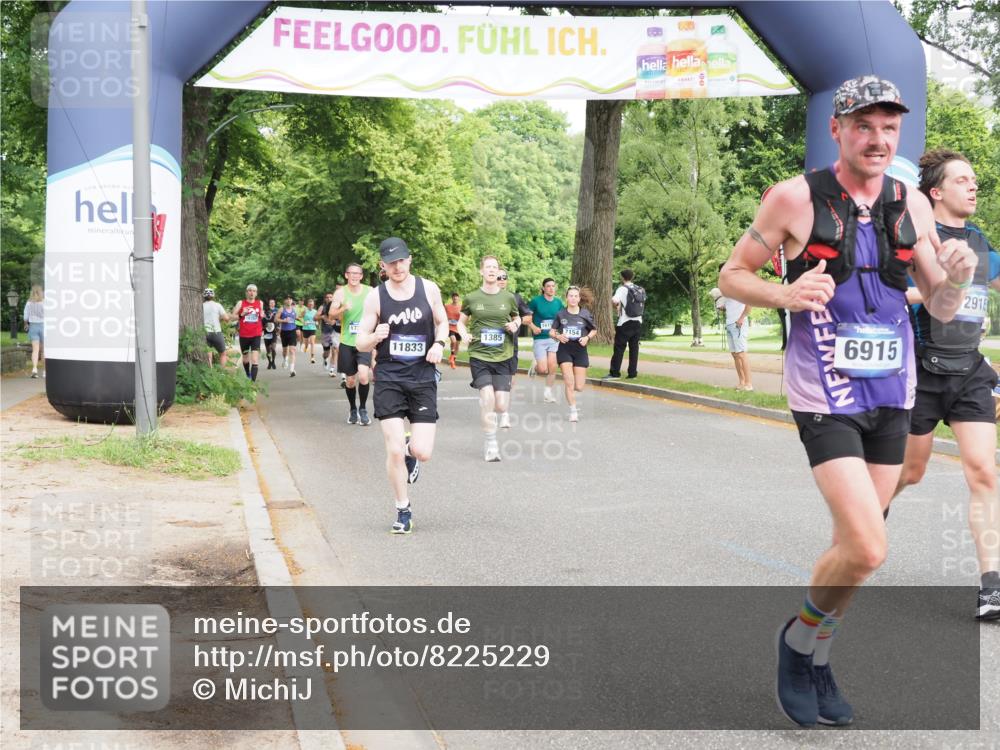 29.06.2025 - hella hamburg halbmarathon MichiJ http://msf.ph/oto/8225229 29.06.2025 10:25:20 Zwischen KM18-KM19 1385, 2121, 2399, 5042, 6915, 6993, 7154, 11833, 12916, 13991, 14601, 14789 meine-sportfotos.de