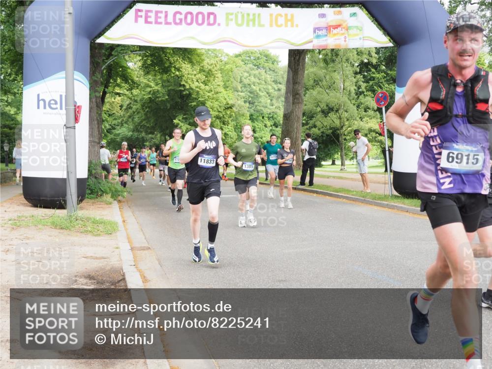 29.06.2025 - hella hamburg halbmarathon MichiJ http://msf.ph/oto/8225241 29.06.2025 10:25:20 Zwischen KM18-KM19 1385, 2121, 2399, 5042, 6915, 6993, 7154, 11833, 12916, 13991, 14601, 14789 meine-sportfotos.de