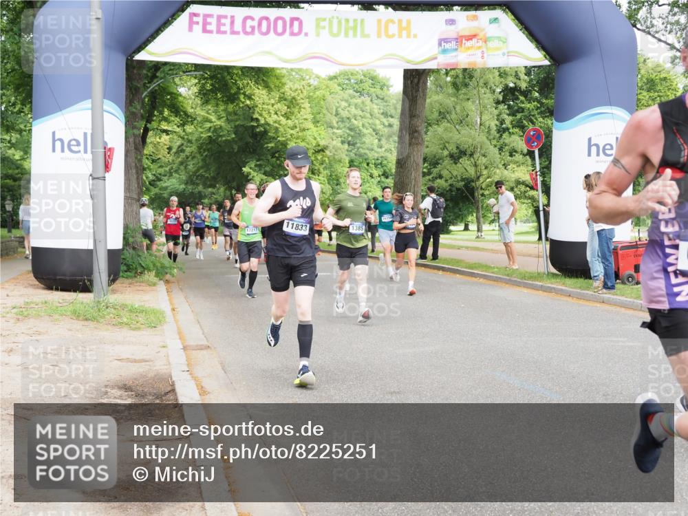 29.06.2025 - hella hamburg halbmarathon MichiJ http://msf.ph/oto/8225251 29.06.2025 10:25:20 Zwischen KM18-KM19 1385, 2121, 2399, 5042, 6915, 6993, 7154, 11833, 12916, 13991, 14601, 14789 meine-sportfotos.de