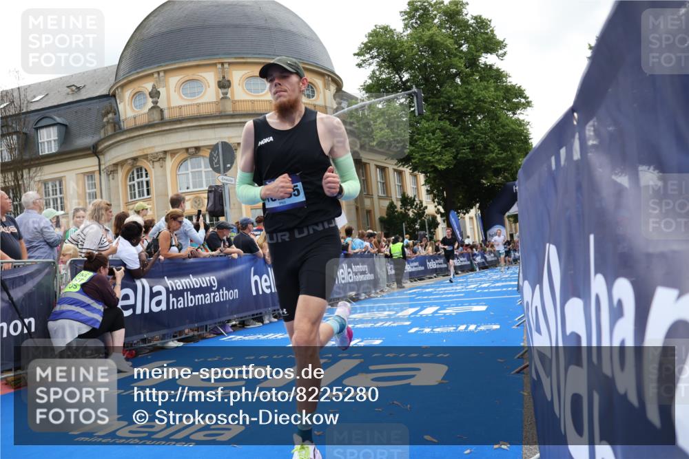29.06.2025 - hella hamburg halbmarathon Strokosch-Dieckow http://msf.ph/oto/8225280 29.06.2025 10:30:44 Ziel 3379, 7055, 7481, 7880, 9381, 9508, 17322, 18235, 18871 meine-sportfotos.de