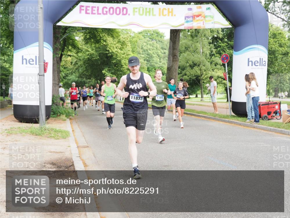 29.06.2025 - hella hamburg halbmarathon MichiJ http://msf.ph/oto/8225291 29.06.2025 10:25:20 Zwischen KM18-KM19 1385, 2121, 2399, 5042, 6915, 6993, 7154, 11833, 12916, 13991, 14601, 14789 meine-sportfotos.de