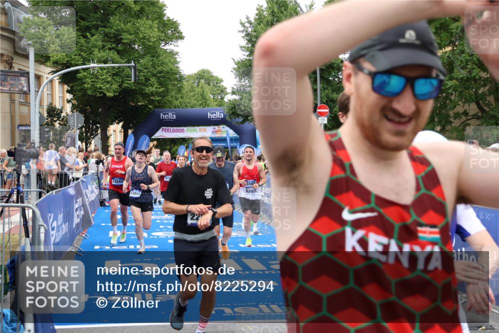 29.06.2025 - hella hamburg halbmarathon Zöllner http://msf.ph/oto/8225294 29.06.2025 10:52:52 Ziel 1257, 1258, 1657, 2287, 2444, 2814, 2910, 4557, 4558, 5077, 5169, 5194, 8172, 8720, 8955, 9065, 9163, 10811, 11217, 11992, 14198, 14286, 14805, 16467, 17198, 18331, 19244 meine-sportfotos.de