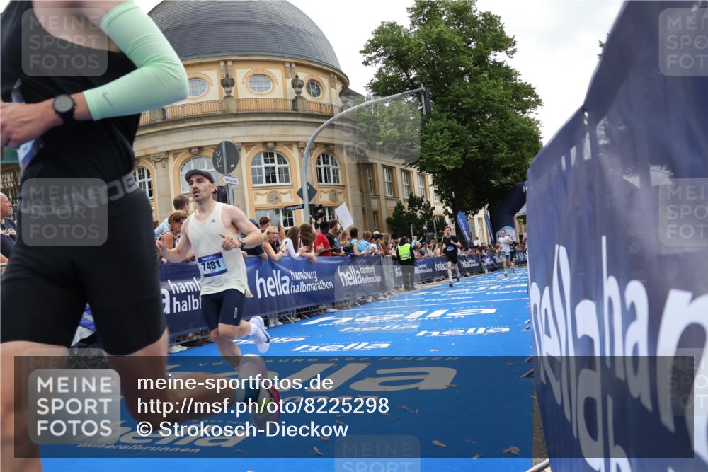 29.06.2025 - hella hamburg halbmarathon Strokosch-Dieckow http://msf.ph/oto/8225298 29.06.2025 10:30:44 Ziel 3379, 7055, 7481, 7880, 9381, 9508, 17322, 18235, 18871 meine-sportfotos.de