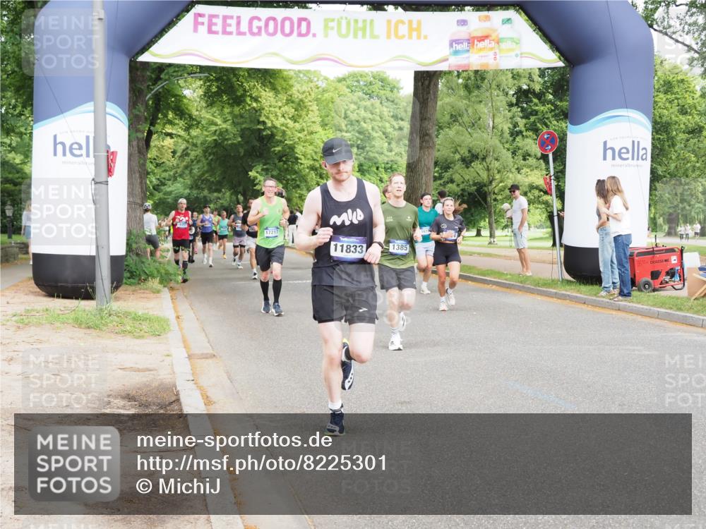 29.06.2025 - hella hamburg halbmarathon MichiJ http://msf.ph/oto/8225301 29.06.2025 10:25:21 Zwischen KM18-KM19 1385, 2121, 2399, 5042, 6915, 6993, 7154, 11833, 12916, 13991, 14601, 17217 meine-sportfotos.de