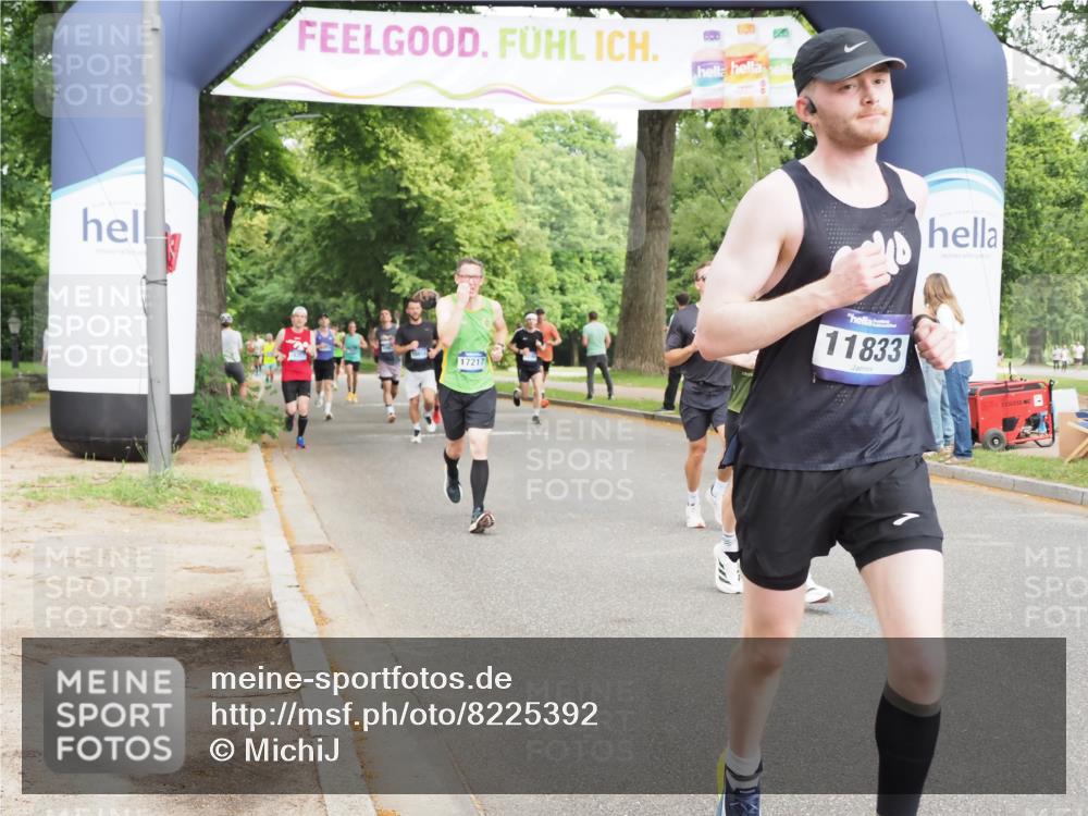 29.06.2025 - hella hamburg halbmarathon MichiJ http://msf.ph/oto/8225392 29.06.2025 10:25:21 Zwischen KM18-KM19 1385, 2121, 2399, 5042, 6915, 6993, 7154, 11833, 12916, 13991, 14601, 17217 meine-sportfotos.de