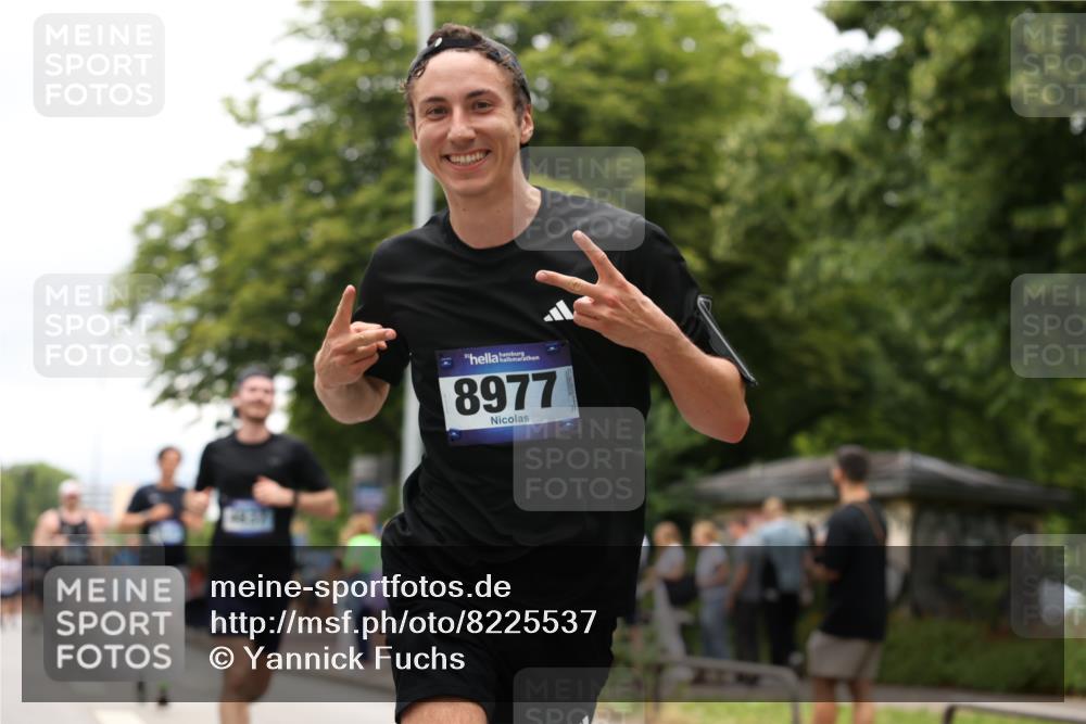29.06.2025 - hella hamburg halbmarathon Yannick Fuchs http://msf.ph/oto/8225537 29.06.2025 10:46:30 20KM 1098, 1257, 1657, 2444, 2814, 3258, 3715, 3952, 4121, 4557, 4558, 4837, 5032, 5093, 5116, 5378, 5399, 6164, 6561, 6562, 7130, 7178, 7312, 7475, 7896, 8139, 8172, 8316, 8720, 8977, 9093, 9145, 9876, 10811, 11459, 12135, 12519, 13211, 13301, 13327, 14198, 14286, 14300, 14791, 15001, 15144, 15275, 15427, 15446, 15506, 15690, 16320, 17130, 17198, 17773, 18801 meine-sportfotos.de