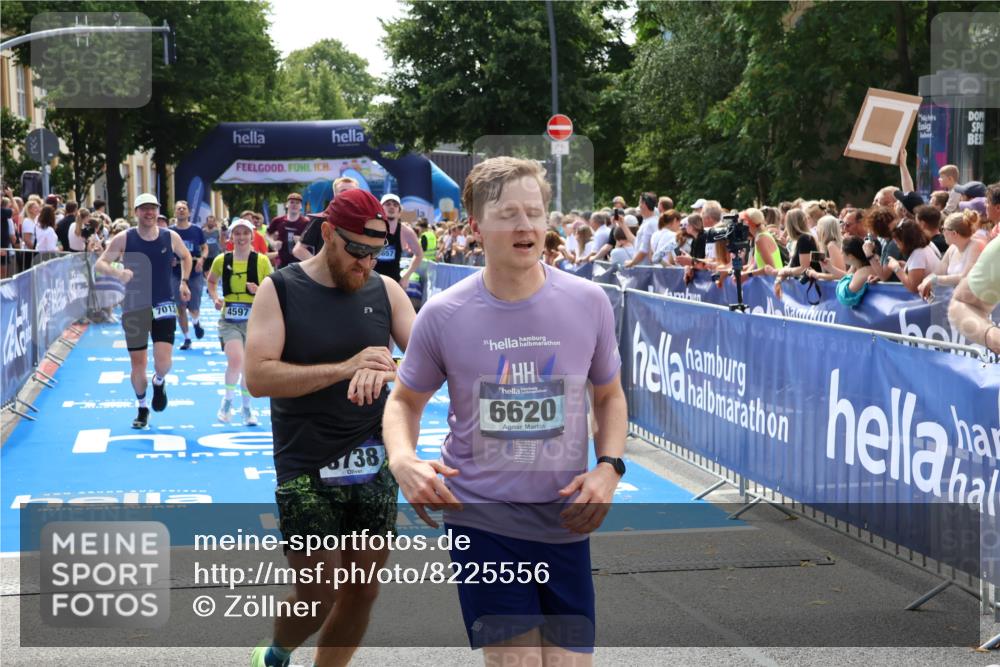 29.06.2025 - hella hamburg halbmarathon Zöllner http://msf.ph/oto/8225556 29.06.2025 11:28:37 Ziel 3131, 3365, 4597, 7013, 7267, 8115, 8303, 11122, 11859, 13335, 14008, 14657, 15589, 15660, 18911 meine-sportfotos.de