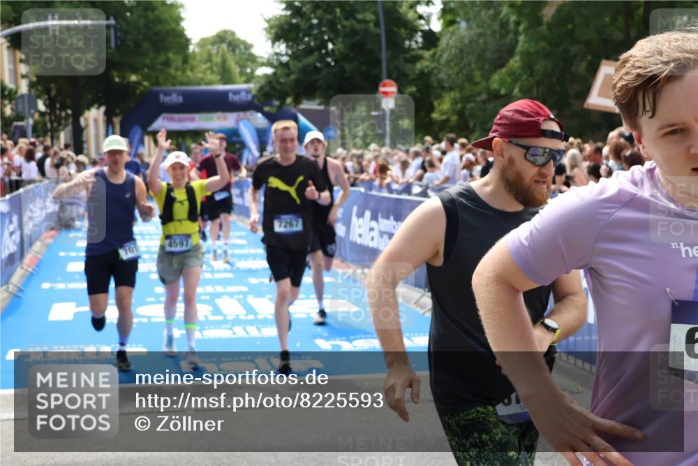 29.06.2025 - hella hamburg halbmarathon Zöllner http://msf.ph/oto/8225593 29.06.2025 11:28:38 Ziel 3131, 3365, 4597, 5629, 7013, 7267, 8115, 8303, 11122, 11859, 13335, 14008, 14657, 15589, 15660, 18911 meine-sportfotos.de