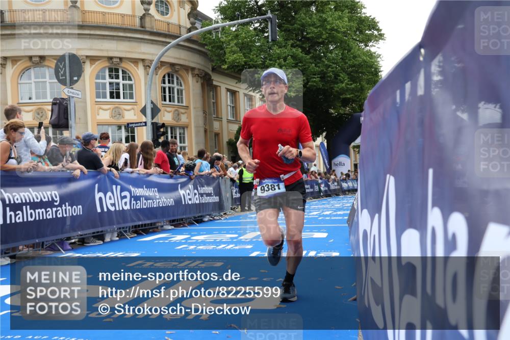 29.06.2025 - hella hamburg halbmarathon Strokosch-Dieckow http://msf.ph/oto/8225599 29.06.2025 10:30:51 Ziel 3379, 7055, 7880, 9381, 9508, 16508, 18871 meine-sportfotos.de