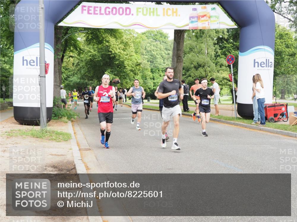 29.06.2025 - hella hamburg halbmarathon MichiJ http://msf.ph/oto/8225601 29.06.2025 10:25:24 Zwischen KM18-KM19 1385, 2399, 3959, 6915, 7152, 7154, 10852, 11833, 12168, 12916, 13991, 14601, 16158, 17217, 18824 meine-sportfotos.de