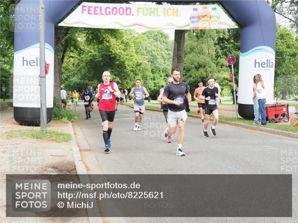 29.06.2025 - hella hamburg halbmarathon MichiJ http://msf.ph/oto/8225621 29.06.2025 10:25:24 Zwischen KM18-KM19 1385, 2399, 3959, 6915, 7152, 7154, 10852, 11833, 12168, 12916, 13991, 14601, 16158, 17217, 18824 meine-sportfotos.de