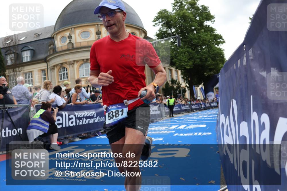 29.06.2025 - hella hamburg halbmarathon Strokosch-Dieckow http://msf.ph/oto/8225682 29.06.2025 10:30:52 Ziel 3379, 7055, 7880, 9381, 9508, 16508, 18871 meine-sportfotos.de
