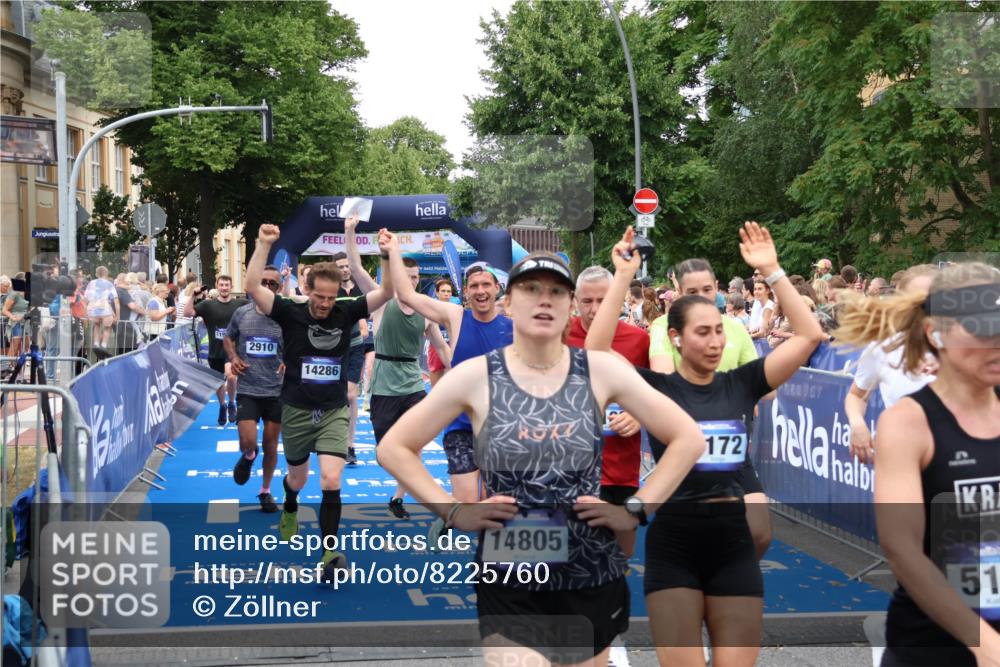 29.06.2025 - hella hamburg halbmarathon Zöllner http://msf.ph/oto/8225760 29.06.2025 10:52:56 Ziel 1257, 1258, 1657, 2099, 2444, 2814, 2910, 4557, 4558, 4770, 5077, 5907, 8139, 8720, 8955, 9065, 9163, 10724, 10811, 11217, 11992, 14198, 14286 meine-sportfotos.de