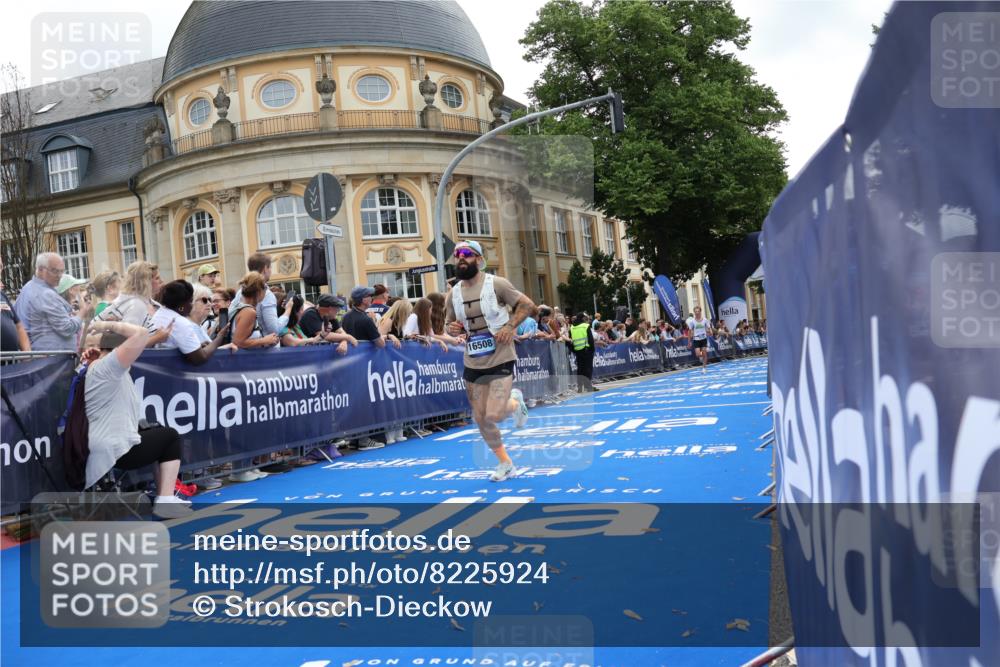 29.06.2025 - hella hamburg halbmarathon Strokosch-Dieckow http://msf.ph/oto/8225924 29.06.2025 10:31:02 Ziel 5826, 10929, 16508, 18177 meine-sportfotos.de