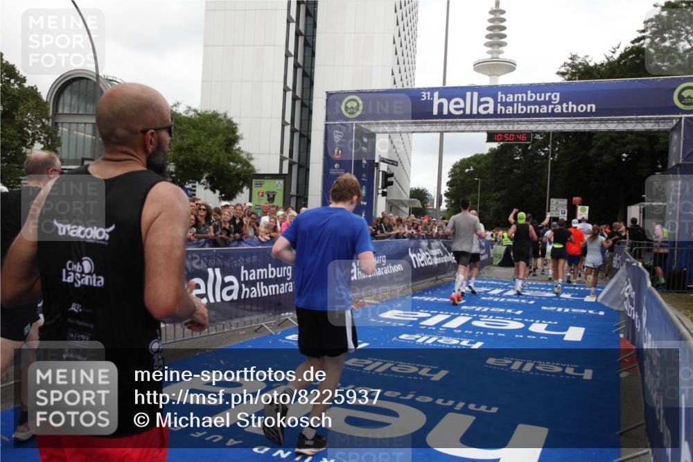 29.06.2025 - hella hamburg halbmarathon Michael Strokosch http://msf.ph/oto/8225937 29.06.2025 10:50:45 Ziel 1399, 2234, 2788, 4346, 6662, 6712, 7134, 7583, 7786, 7952, 9057, 11356, 13701, 13808, 13875, 15519, 16291, 17908, 18229, 18413, 18820 meine-sportfotos.de