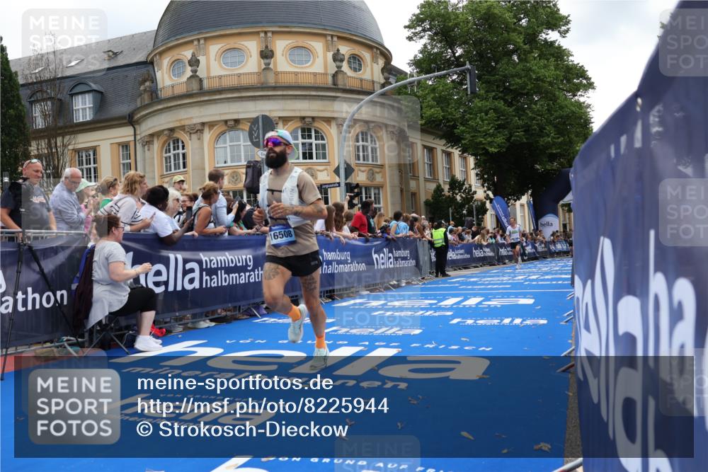 29.06.2025 - hella hamburg halbmarathon Strokosch-Dieckow http://msf.ph/oto/8225944 29.06.2025 10:31:02 Ziel 5826, 10929, 16508, 18177 meine-sportfotos.de