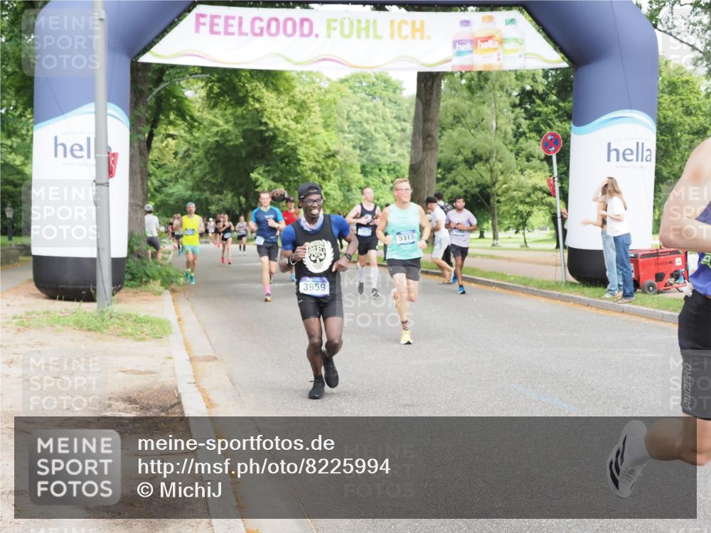 29.06.2025 - hella hamburg halbmarathon MichiJ http://msf.ph/oto/8225994 29.06.2025 10:25:28 Zwischen KM18-KM19 3959, 5315, 5961, 7152, 7154, 10852, 11833, 12051, 12168, 13972, 16158, 17217, 18357, 18824 meine-sportfotos.de